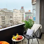 Echo - Old Town Centre I Cheap Carpark Nearby I Balcony * Bukarest