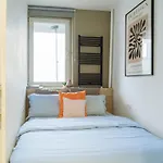 Echo - Old Town Centre I Cheap Carpark Nearby I Balcony Bukarest