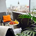 公寓 Echo - Old Town Centre I Cheap Carpark Nearby I Balcony 布加勒斯特