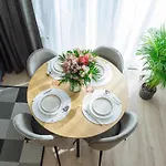Echo - Old Town Centre I Cheap Carpark Nearby I Balcony * 布加勒斯特