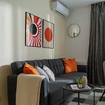 Echo - Old Town Centre I Cheap Carpark Nearby I Balcony 布加勒斯特