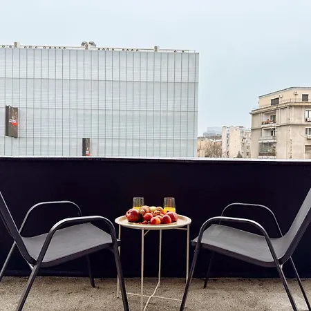 Echo - Old Town Centre Бухарест