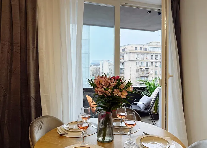 Echo - Old Town Centre * Бухарест