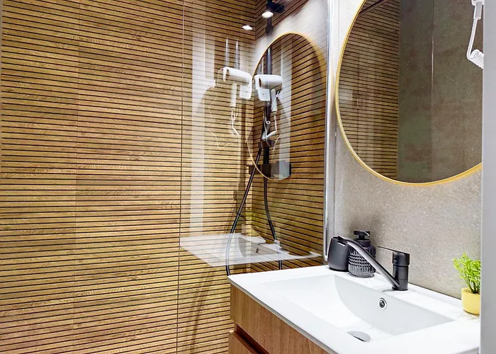 Echo - Old Town Centre *